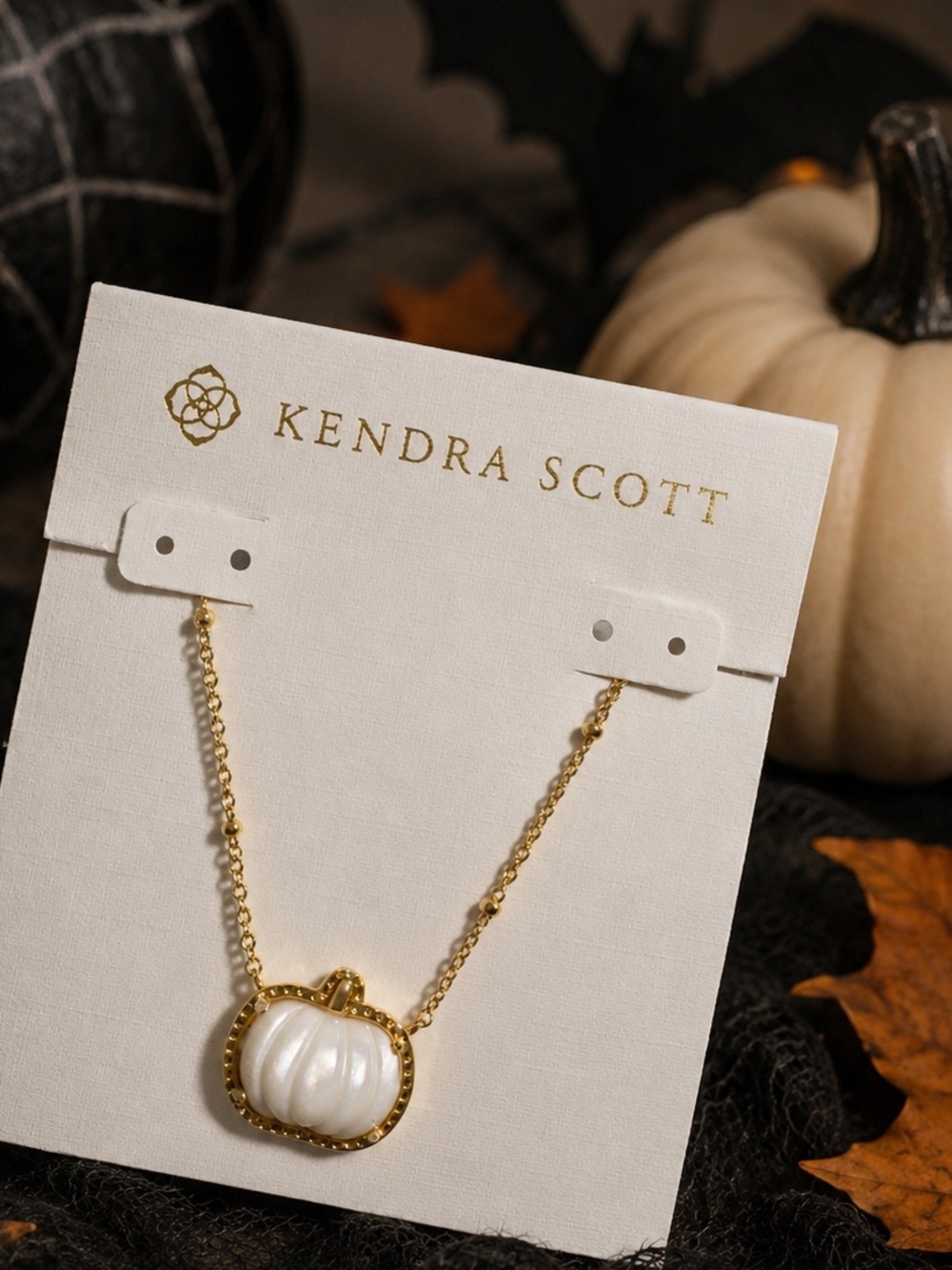 Kendra Scott Short Necklace Gold Tone Ivory MOP
